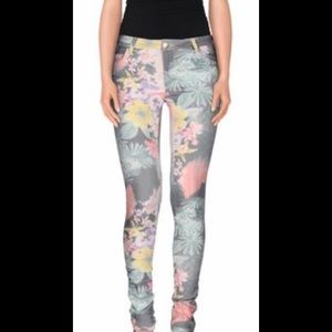 Met super skinny jeans